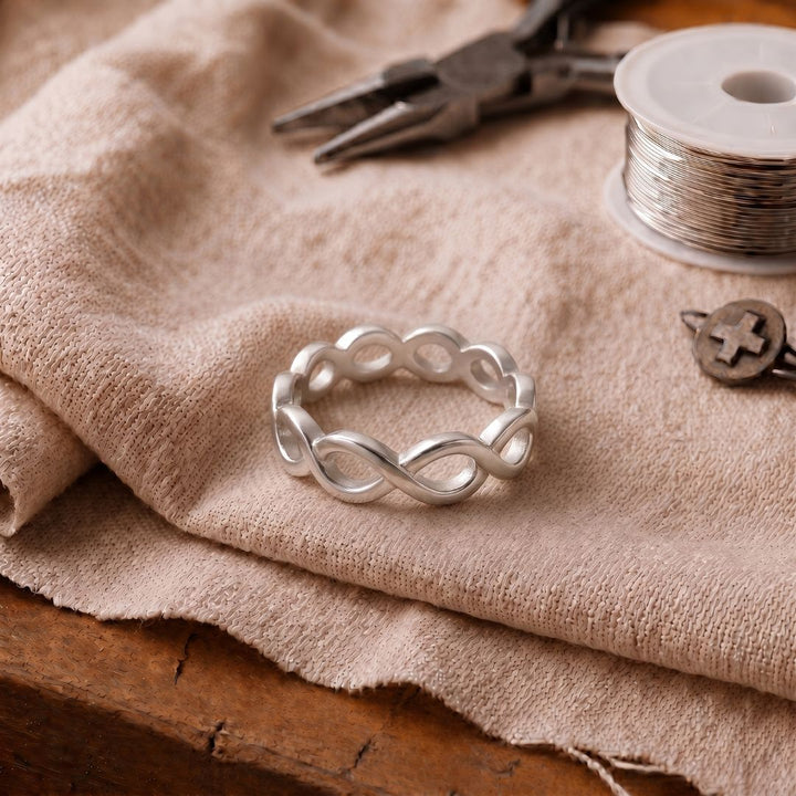 Sandra Eternal Ring