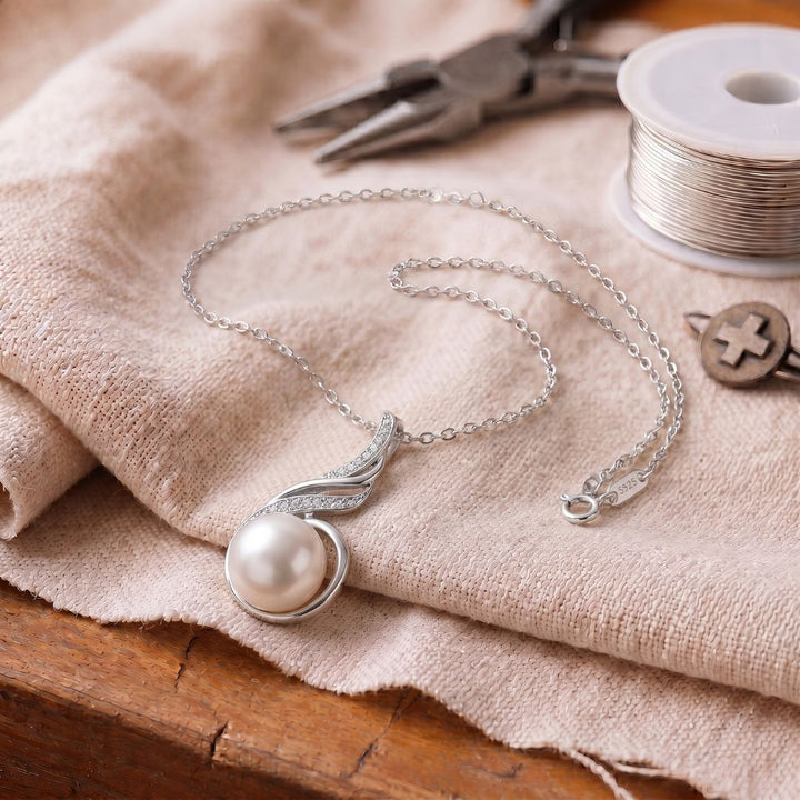 Sandra Pearl Necklace