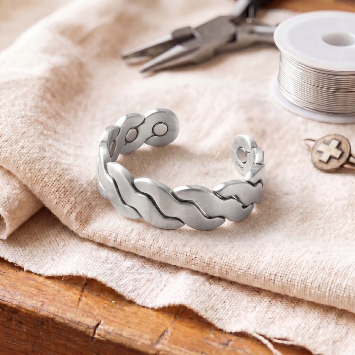 Sandra Twist Bracelet