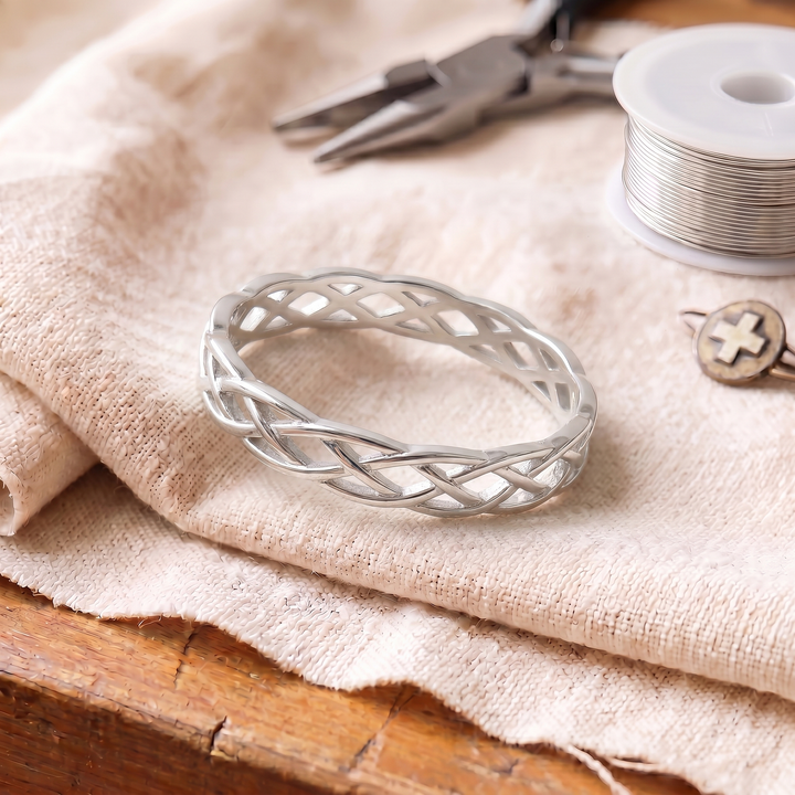 Sandra Celtic Ring